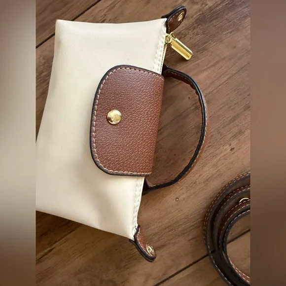 Women Pretty Bag - Picture 5 of 7